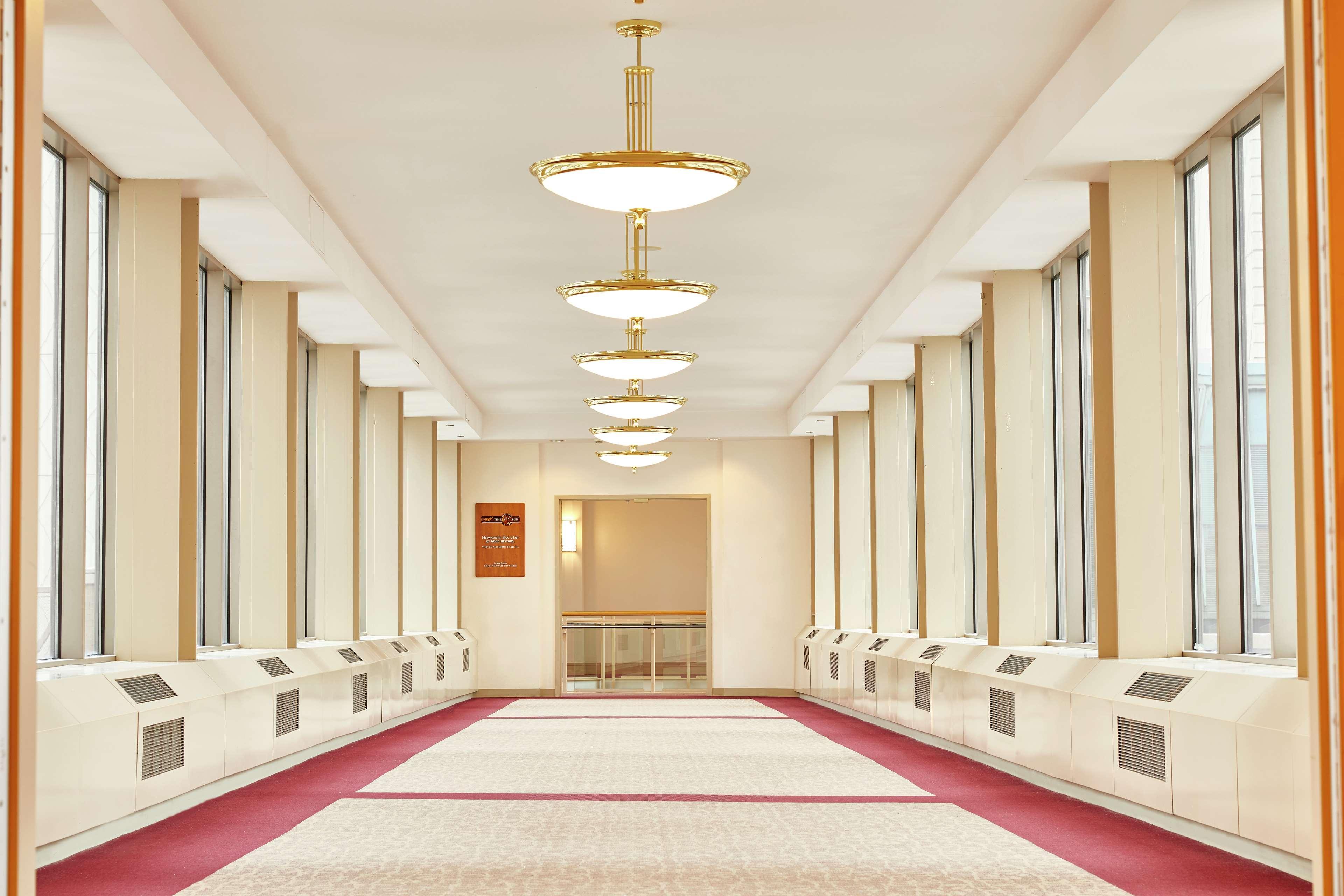 Hotel Hilton Milwaukee Extérieur photo