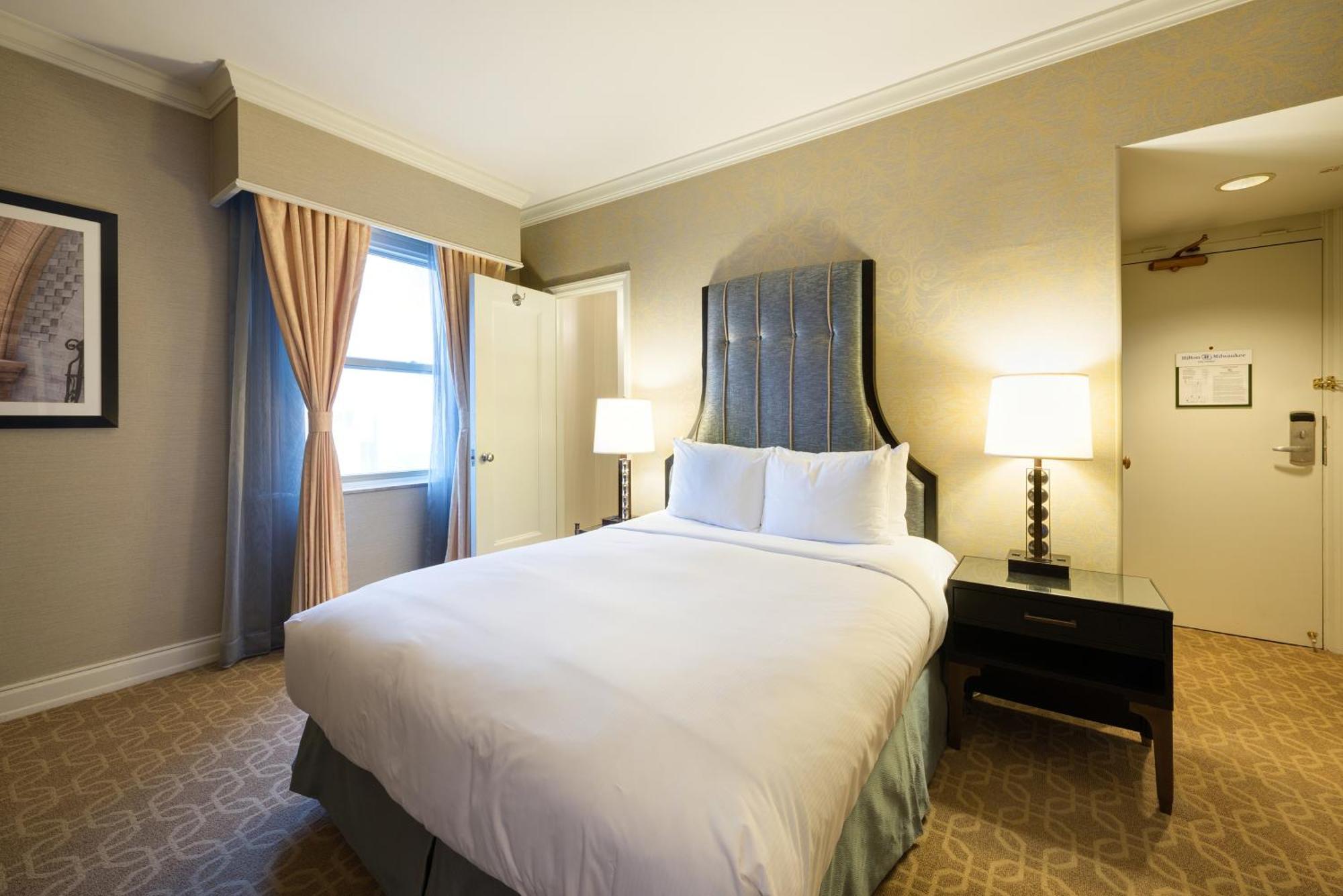 Hotel Hilton Milwaukee Extérieur photo
