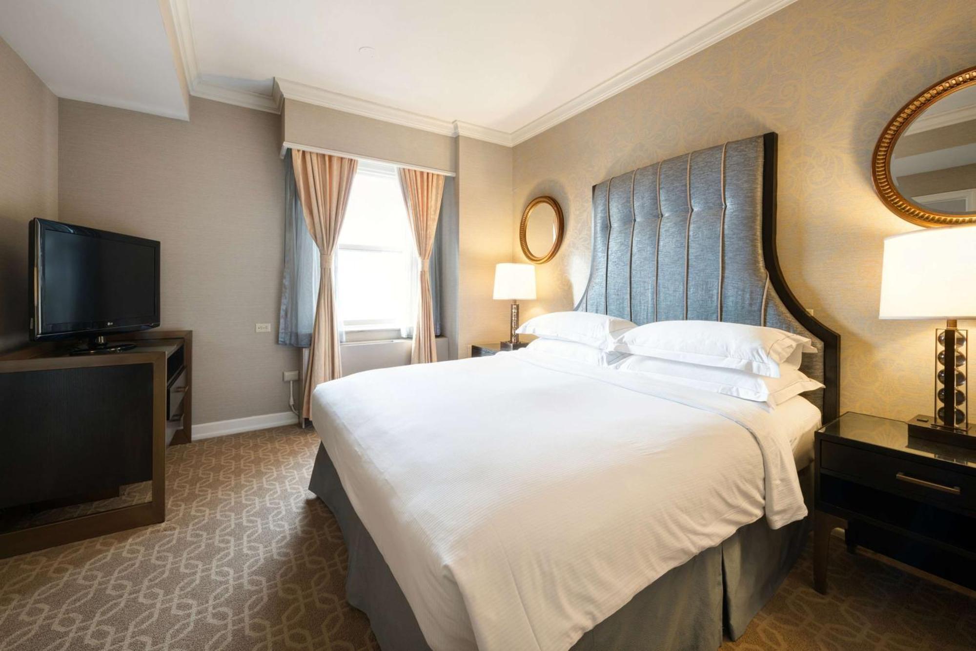 Hotel Hilton Milwaukee Extérieur photo