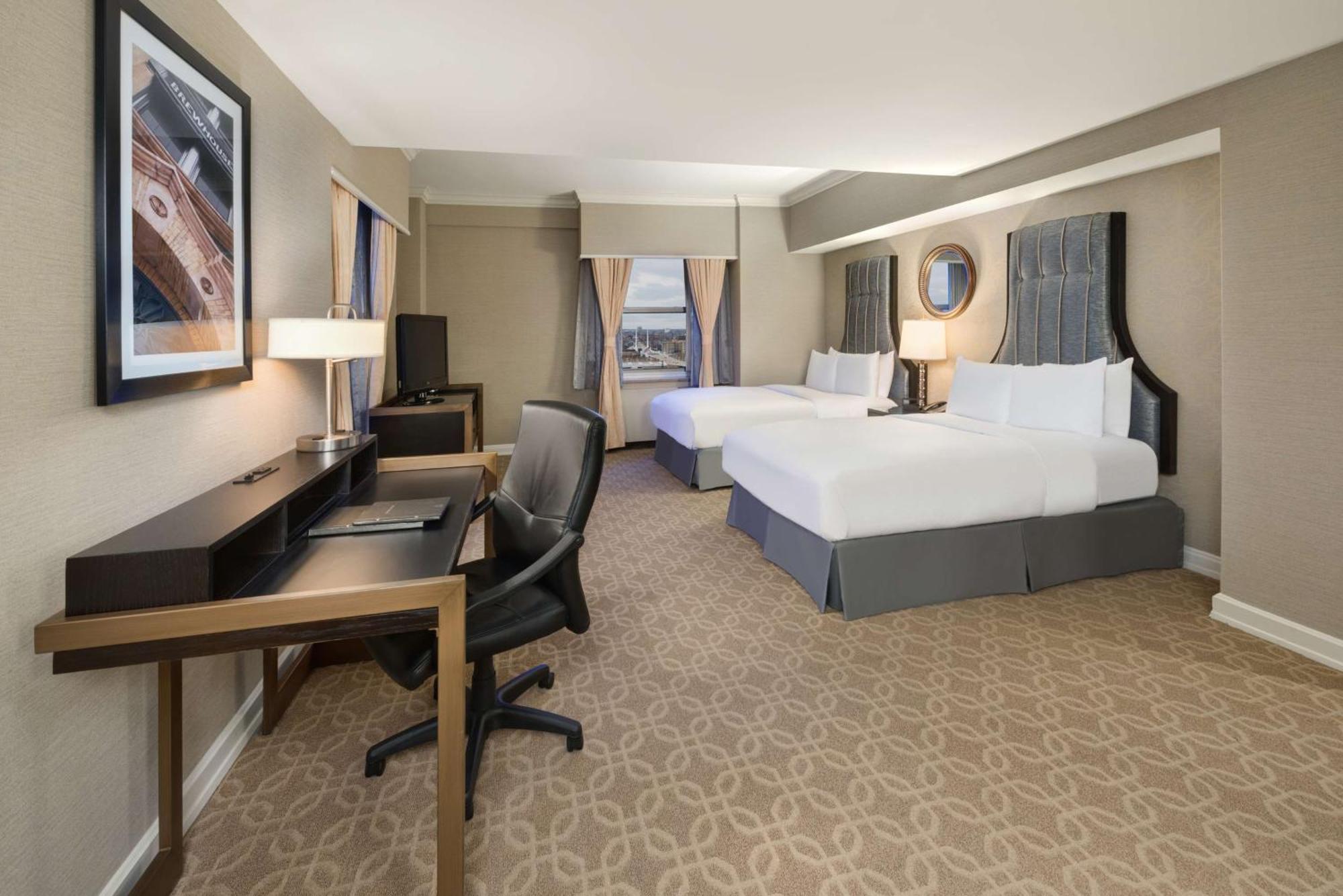 Hotel Hilton Milwaukee Extérieur photo